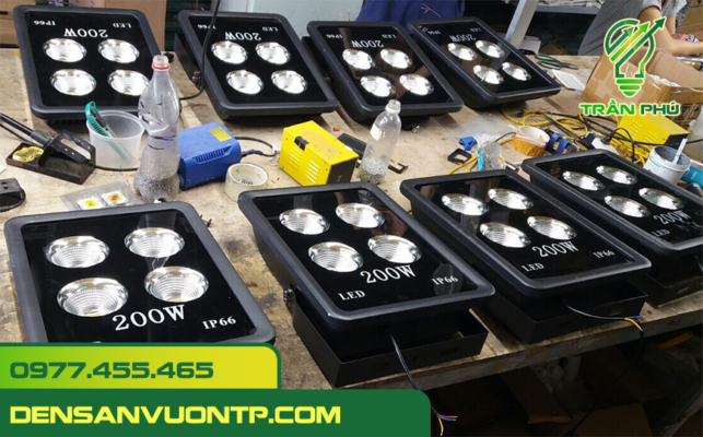 đèn pha chén 200W xưởng đèn Trần Phú