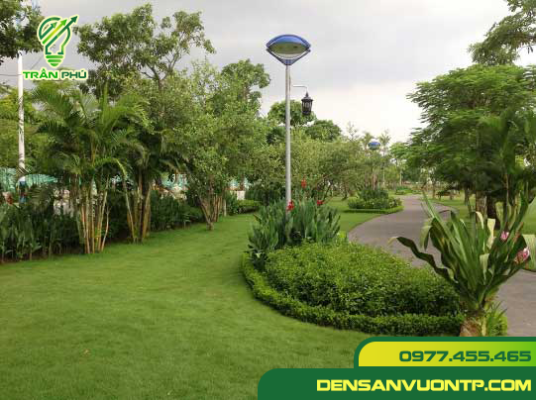 đèn trụ cột chiếu sáng ngoài trời hình con mắt